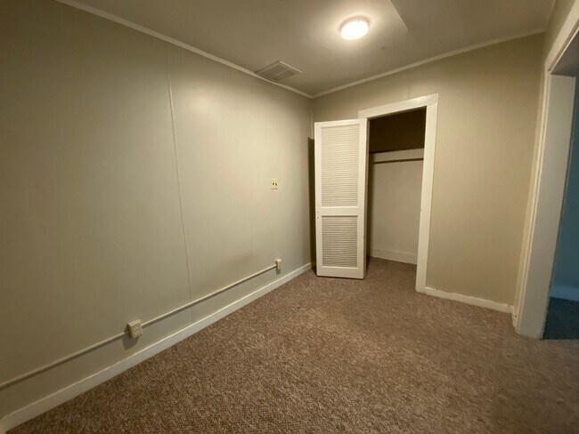Foto del edificio - 521 Pearl St - 8 Unit Building