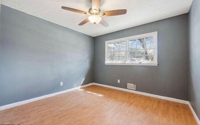 Building Photo - 401 Cabriolet Ct