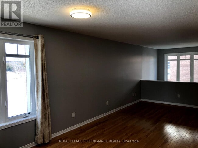Building Photo - 294 Tivoli Private