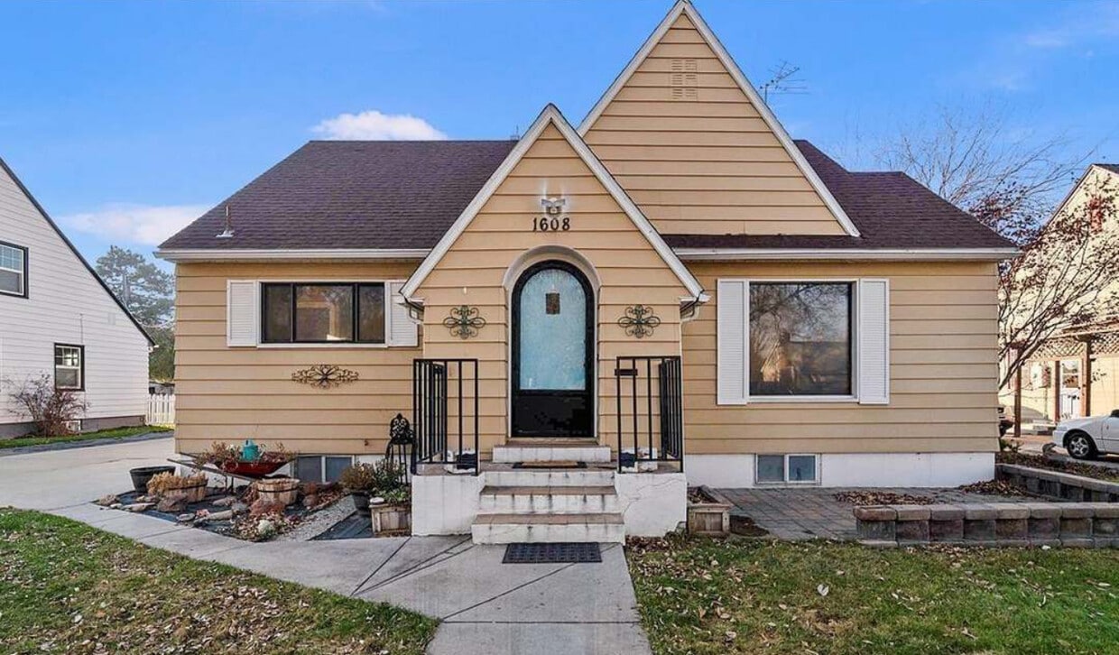 Primary Photo - 1608 Idaho Ave