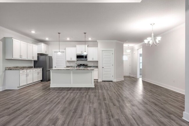 Building Photo - 718 Canary Ct