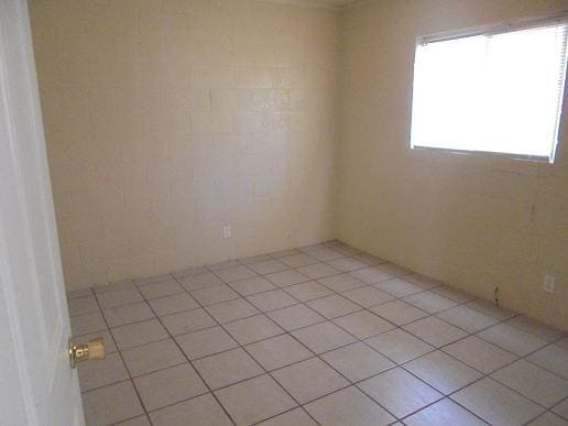 Building Photo - 1600 S Santa Cruz St