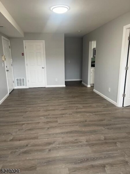 Building Photo - 228 College Dr