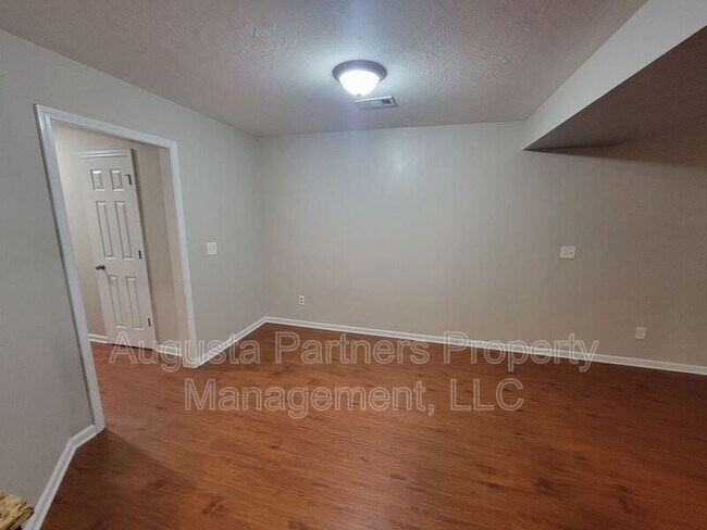 Building Photo - 2029 Reserve Lane