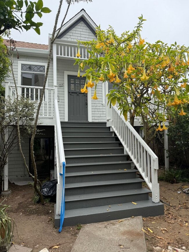 Building Photo - 462 21st Ave