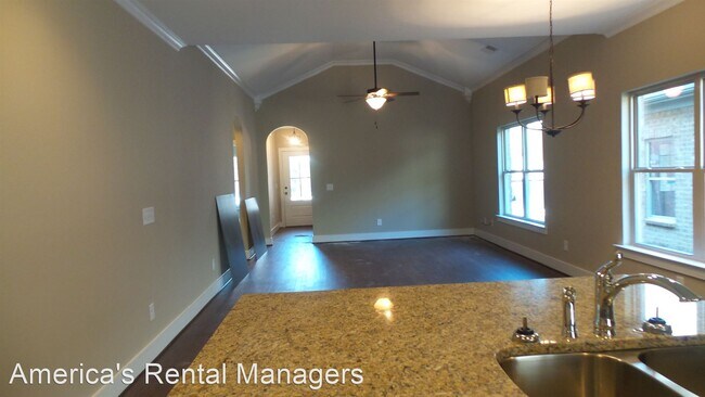 Foto del edificio - 4 br, 2 bath House - 5544 Park Side Road