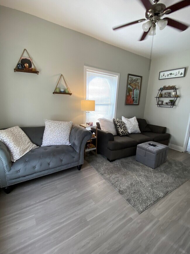 Building Photo - 3127 W 28th Ave