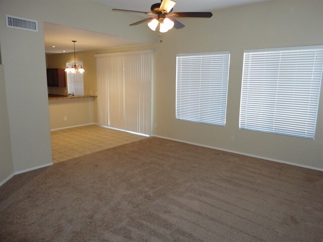 Foto del edificio - 2138 S Compton