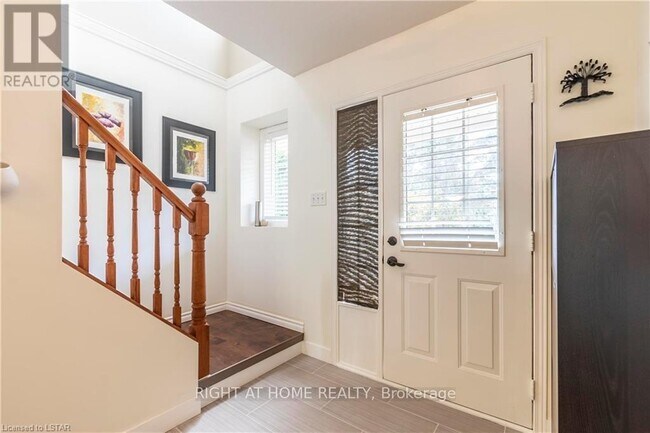 Building Photo - 263 Rossmore Ct