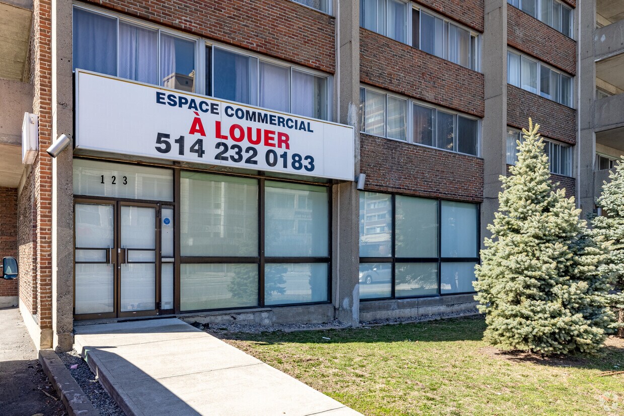 123 De La CôteVertu Boul, Montréal, QC H4N 3J1 Apartments 123 De La