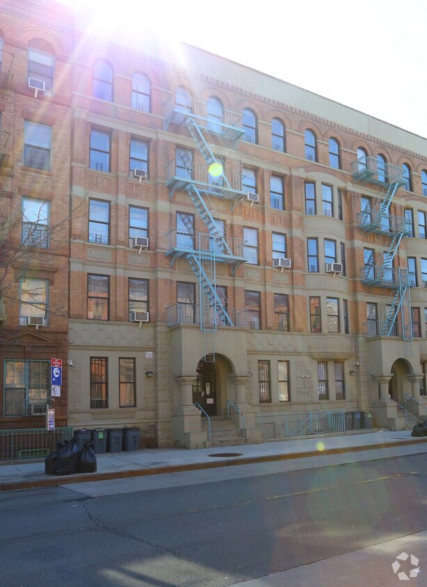 Foto principal - 514 Manhattan Ave