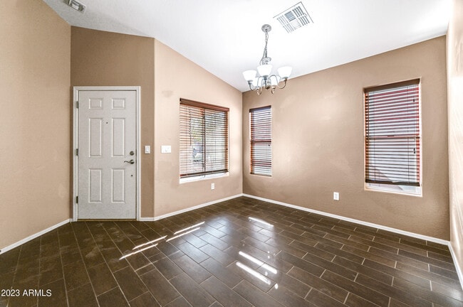 Foto del edificio - 41284 W Cahill Dr
