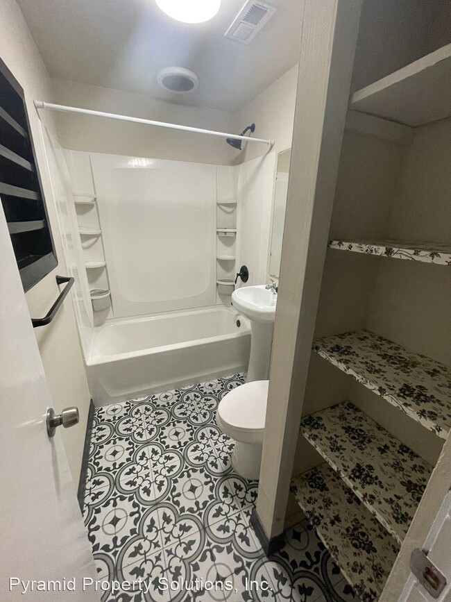 Foto del edificio - 3 br, 1 bath House - 5903 Tonka Ave