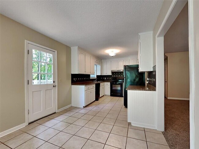 Building Photo - 6101 Crabapple Pl
