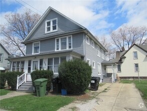 Building Photo - 534 Eagle St
