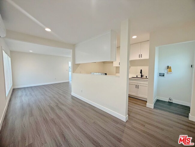 Foto del edificio - 410 E Cherry Ave