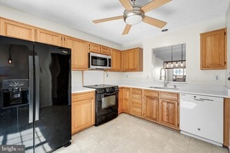 Building Photo - 2303 Massanutten Dr