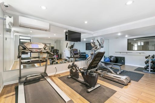 Foto del edificio - 6001 N Kenmore Ave