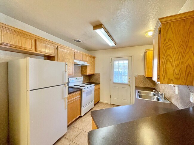 Foto del edificio - 1108 Nicholas Cir