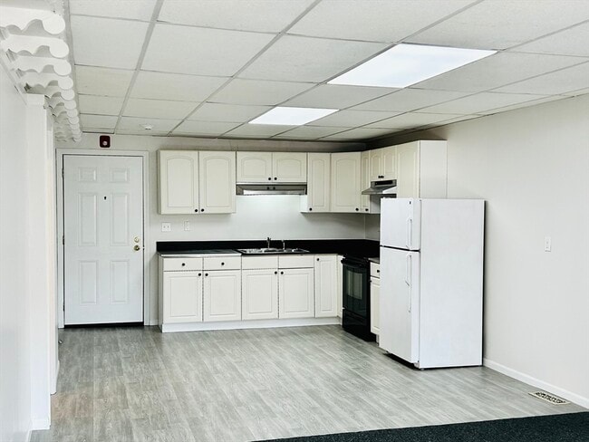 Building Photo - 64 Jireh St