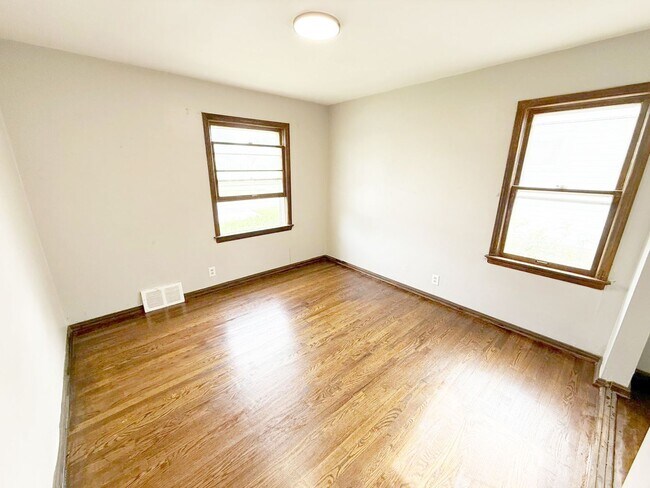 Foto del edificio - 3 BED 1 BATH BEAUTIFUL SINGLE FAMILY HOME ...