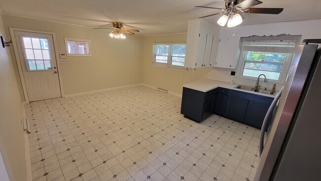 Foto del edificio - 4208 Greenhaven Ln