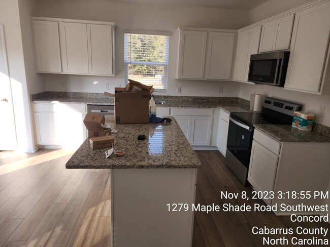 Foto del edificio - Room in House on Langhorne Ave SW
