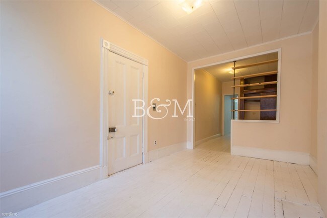 Foto del edificio - 104 N 8th St