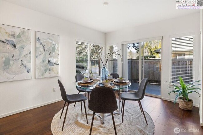 Foto del edificio - Unlock the Door to Your Dream Lifestyle in...