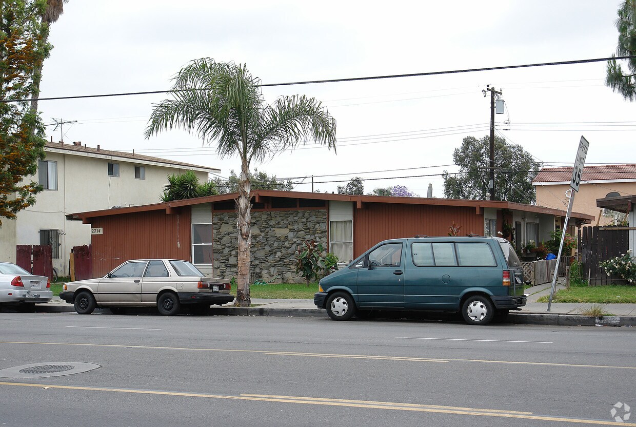 Foto principal - 2714 Mcfadden Ave