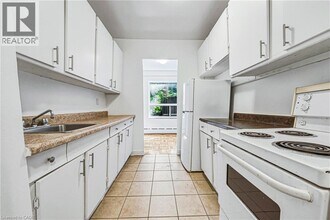 Building Photo - 325 A James St S