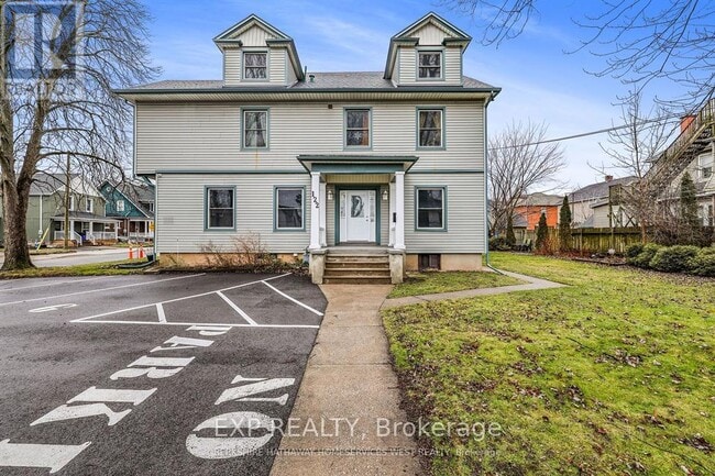 Building Photo - 122 Hellems Ave