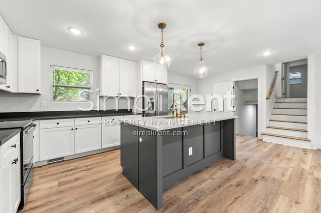 Foto del edificio - Newly Renovated 4/2.5 Home For Rent / First Month Free!