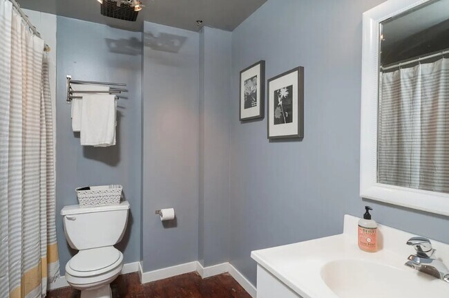 Foto del edificio - 429 N 13th St