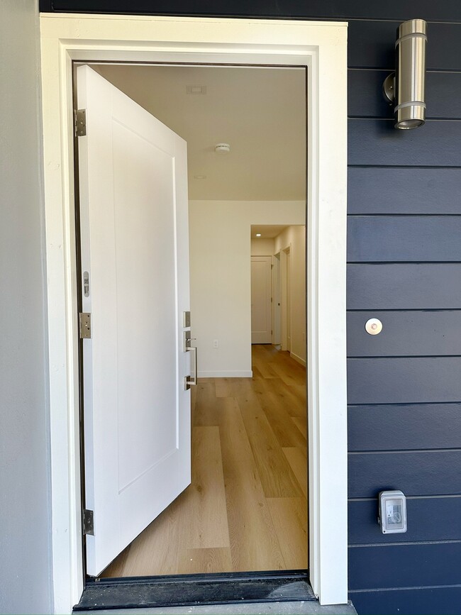 Building Photo - 401 Dolores Wy