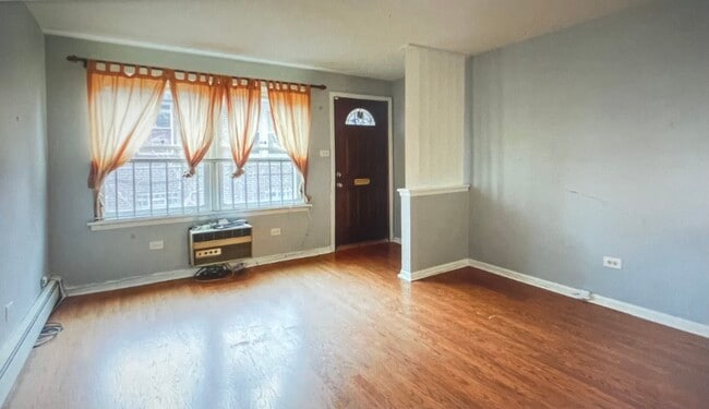 Building Photo - 7544 S Yates Blvd