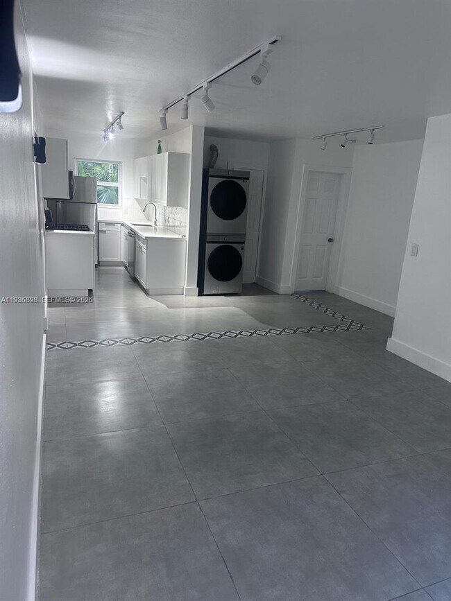 Foto del edificio - 10070 E Bay Harbor Dr