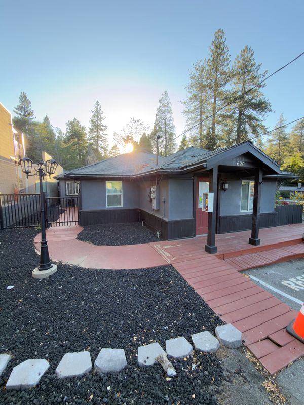 Foto del edificio - 620 Forest Shade Rd