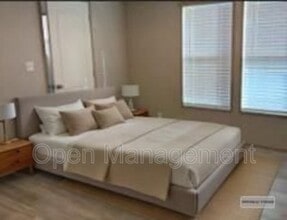 Building Photo - 2710 N Farm Rd 137