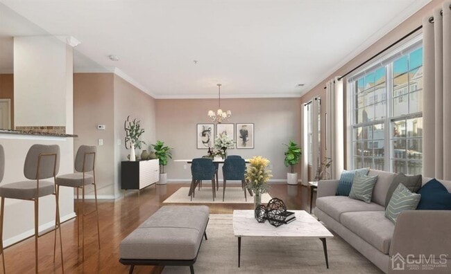 Foto del edificio - 24 Roosevelt Ave