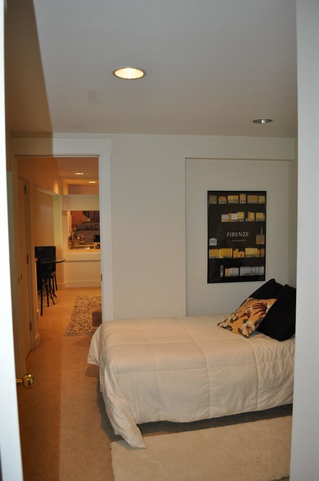 Building Photo - Adorable 1 Bedroom San Anselmo In-Law Unit