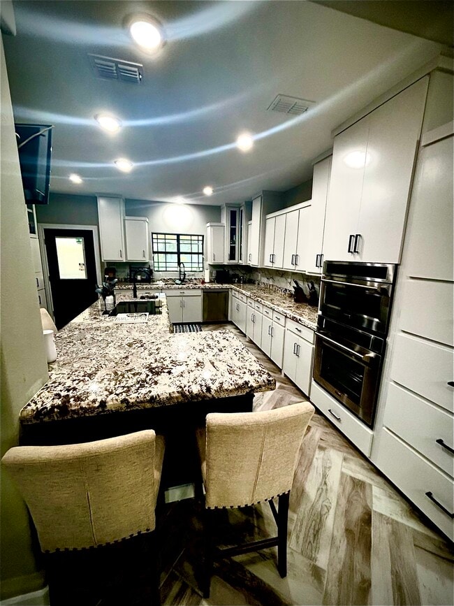 Building Photo - 1422 Seminole Valley Dr