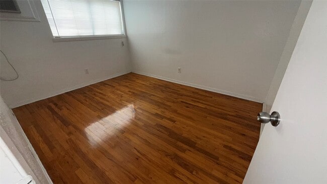 Building Photo - 4921 Crawford St