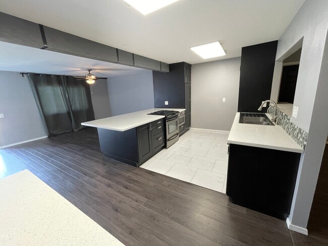 Foto del edificio - 1686 Brentwood Dr