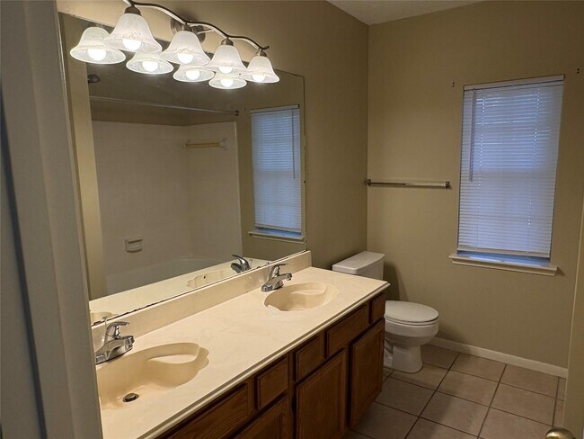 Foto del edificio - 3310 Mulberry Hill Ln