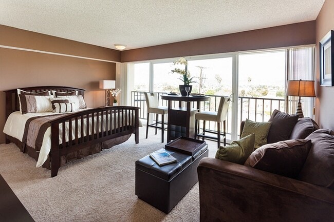 Interior Photo - Marina Towers