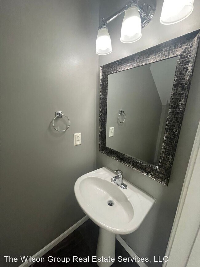 Building Photo - 2 br, 2.5 bath House - 328 Doe Ridge Court