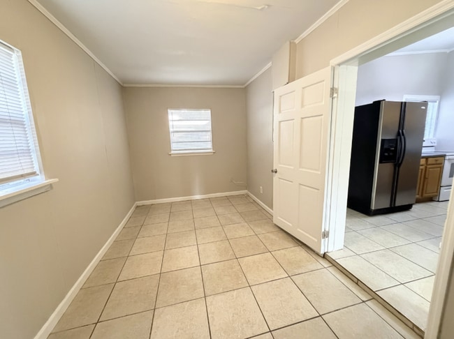 Building Photo - 3817 Peach Dr