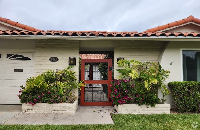Building Photo - 3962 Mt Albertine Way