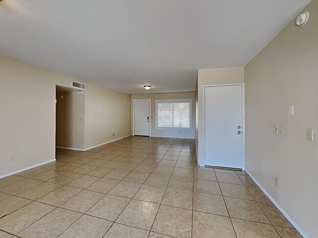 Foto del edificio - 2223 E Kings Ave
